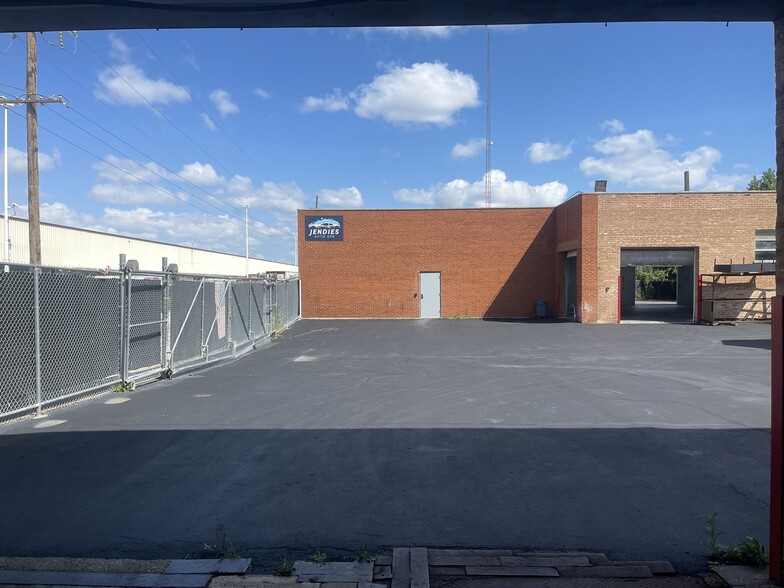 1540 Hannah Ave, Forest Park, IL à louer - Photo de l’immeuble – Image 3 sur 26