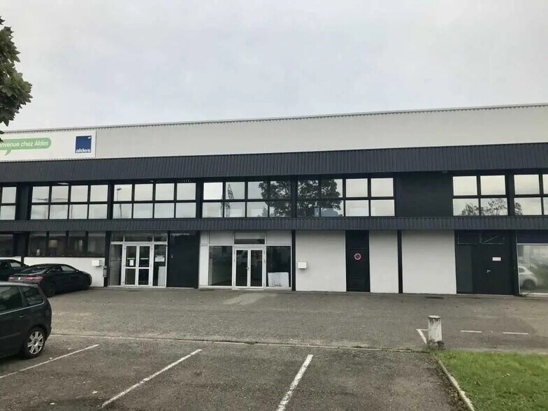 Bureau dans Saint-Étienne-du-Rouvray à louer - Photo de l’immeuble – Image 1 sur 12
