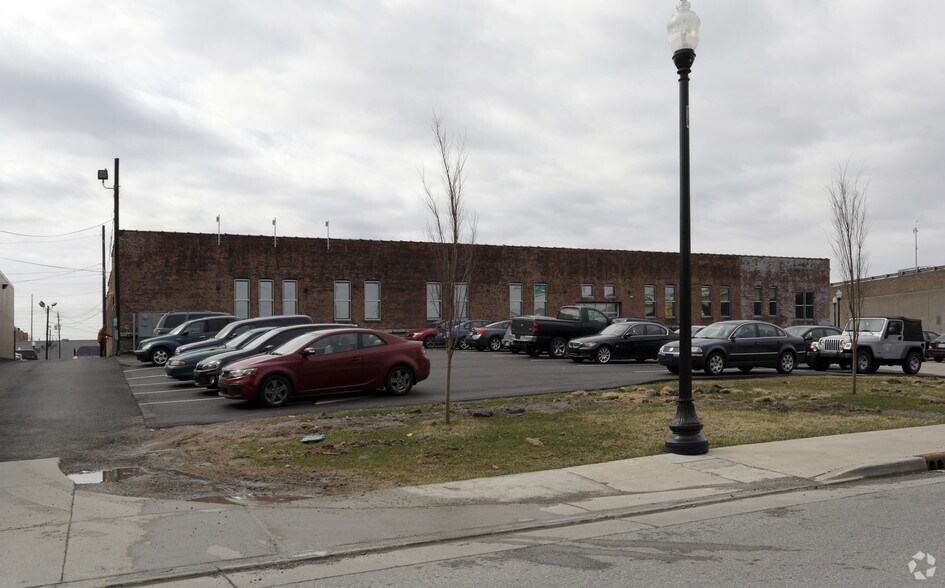 25 N Pine St, Indianapolis, IN à louer - Photo de l’immeuble – Image 3 sur 4