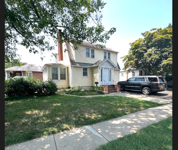 2320 S Eads St, Arlington, VA à vendre - Photo principale – Image 1 sur 1