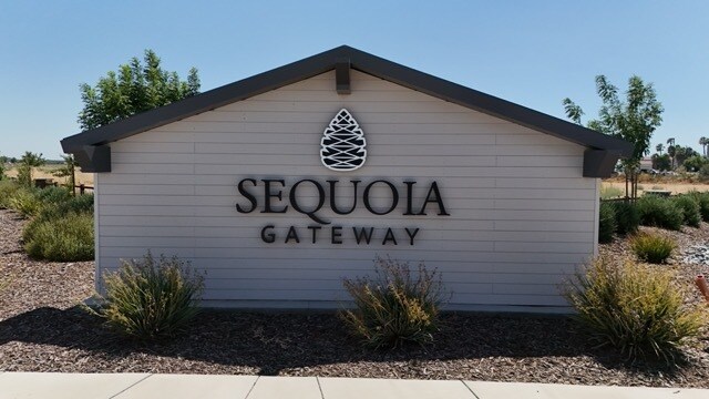 8570 W Caldwell Ave, Visalia, CA à vendre - Photo de l’immeuble – Image 2 sur 10