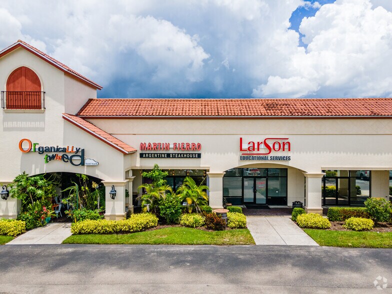 13040 Livingston Rd, Naples, FL à louer - Photo de l’immeuble – Image 3 sur 4