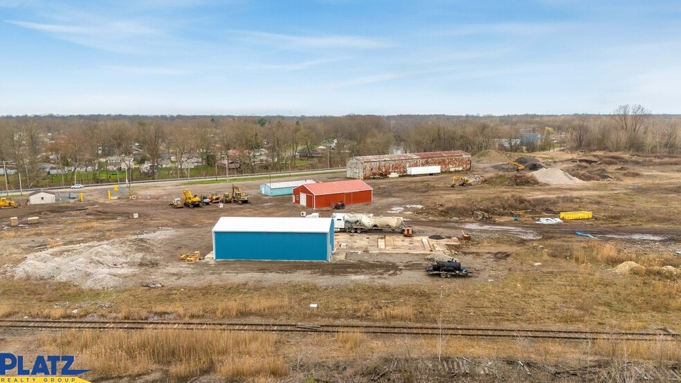 1328 N River Rd NW, Warren, OH à louer - Photo principale – Image 1 sur 11