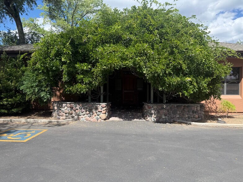 812 Valley St, Prescott, AZ à louer - Photo de l’immeuble – Image 2 sur 6