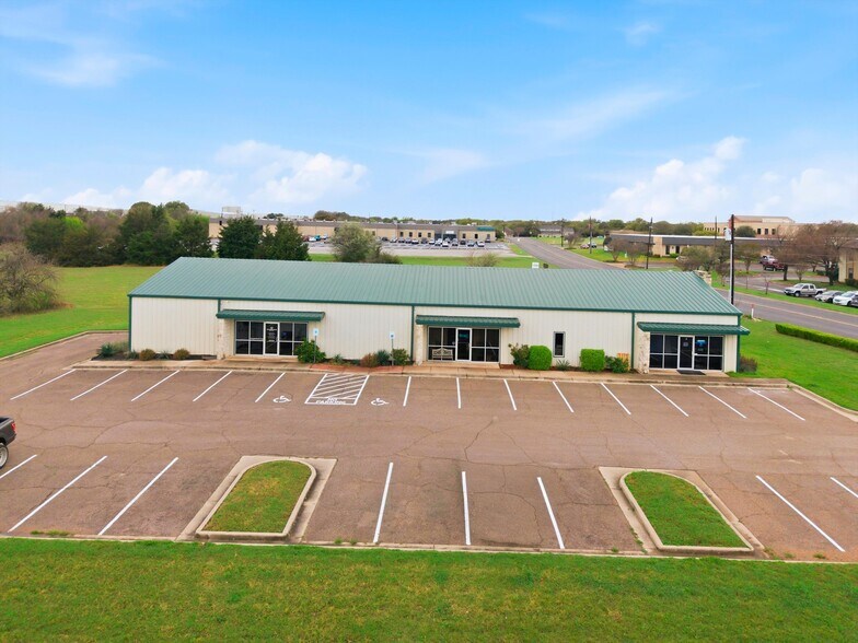 8020 Central Park Dr, Woodway, TX à louer - Photo principale – Image 1 sur 7