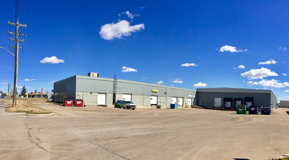 14819 118th Ave, Edmonton, AB à louer - Photo de l’immeuble – Image 2 sur 5