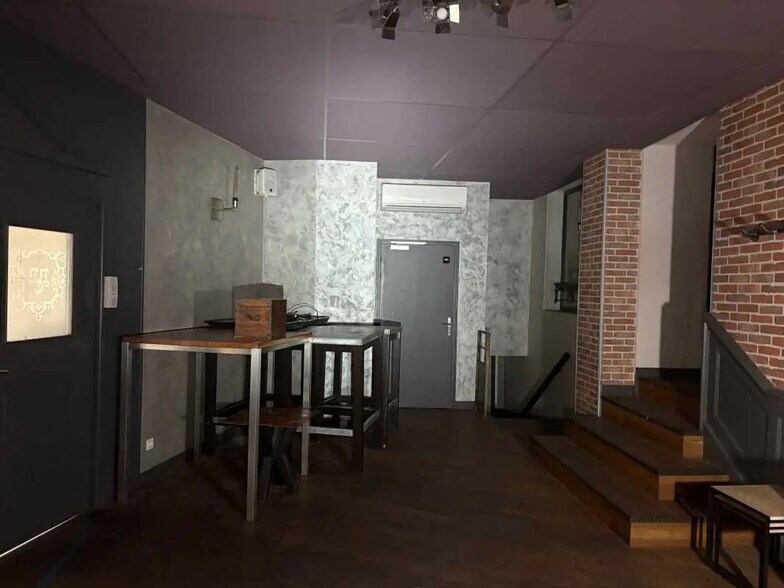 Local commercial dans Orléans à vendre - Photo de l’immeuble – Image 2 sur 7