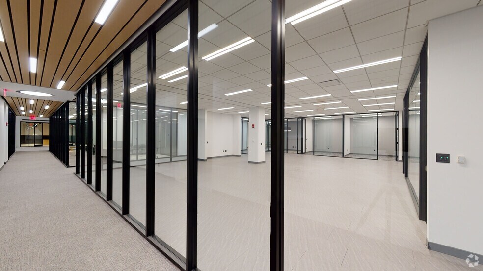 2000 Center Dr, Hoffman Estates, IL à louer - Numérisation 3D Matterport – Image 3 sur 39