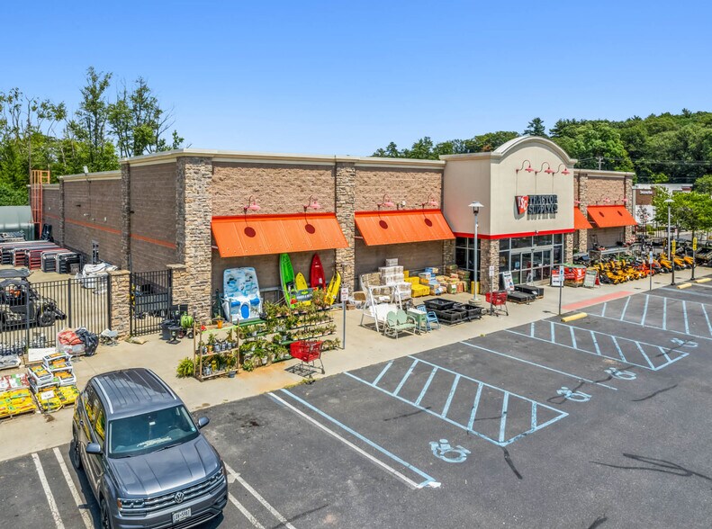 1611 Ulster Ave, Lake Katrine, NY à vendre - Photo de l’immeuble – Image 2 sur 6