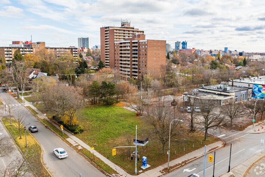 115 Union Blvd, Kitchener, ON à vendre - Aérien – Image 2 sur 3