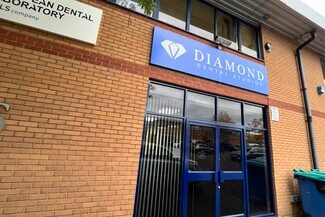 Plus de détails pour Lustleigh Close, Exeter - Bureau à louer