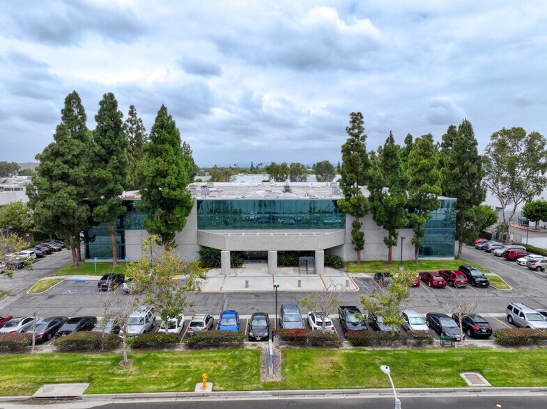 7345 Orangewood Ave, Garden Grove, CA à vendre - Photo de l’immeuble – Image 1 sur 19