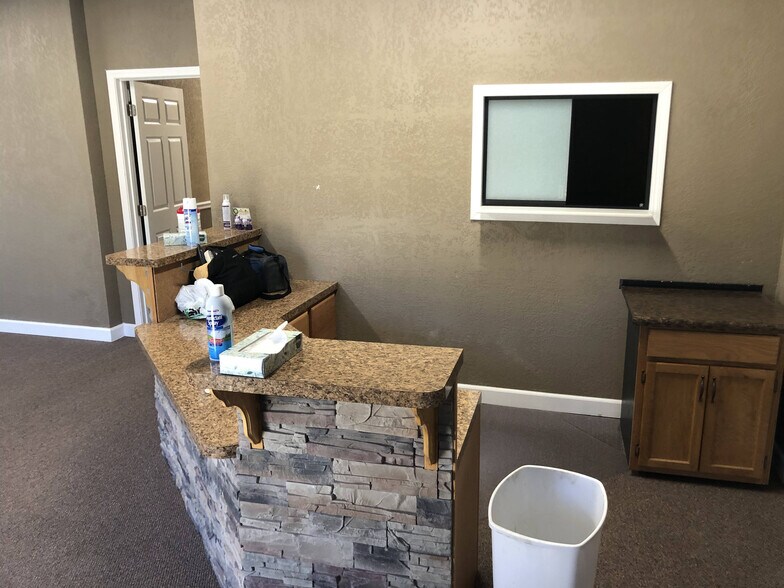 2016 N Westwood Blvd, Poplar Bluff, MO à vendre - Photo intérieure – Image 3 sur 30