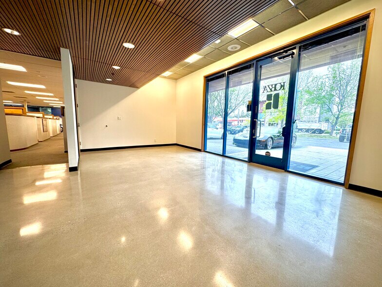 2083 Old Middlefield Way, Mountain View, CA à vendre - Photo de l’immeuble – Image 2 sur 11