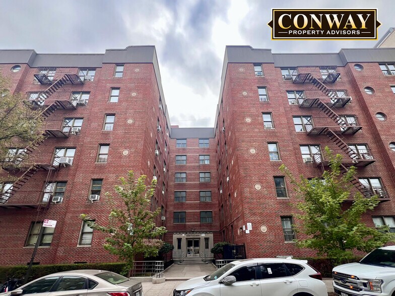 2770 Briggs Ave, Bronx, NY à vendre - Photo de l’immeuble – Image 1 sur 1