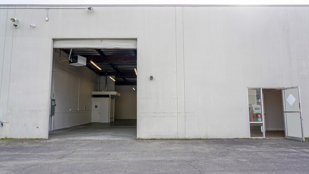 20-24 Mark Dr, San Rafael, CA à louer - Photo de l’immeuble – Image 3 sur 9