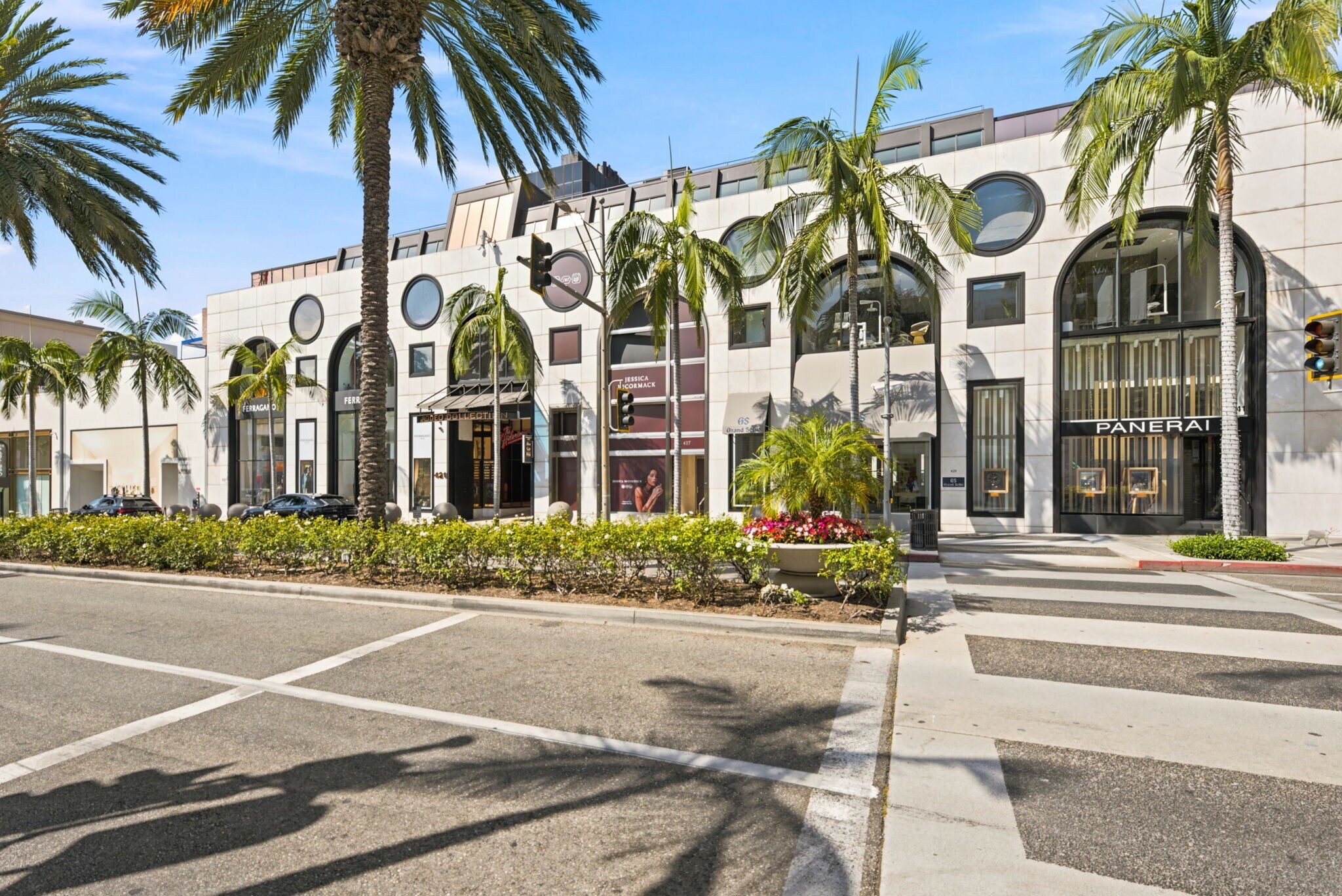 413-445 N Rodeo Dr, Beverly Hills, CA à louer Photo de l’immeuble– Image 1 sur 9