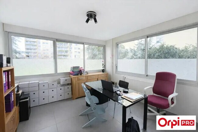 Plus de détails pour Bureau à vendre