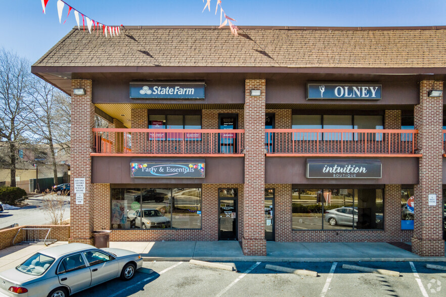 18200 Georgia Ave, Olney, MD à louer - Photo de l’immeuble – Image 3 sur 5