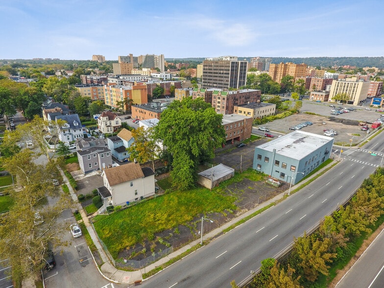 62 Halsted St, East Orange, NJ à vendre - Photo de l’immeuble – Image 3 sur 7