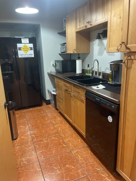 1000 W Industrial Ave, Boynton Beach, FL à louer - Photo de l’immeuble – Image 3 sur 8