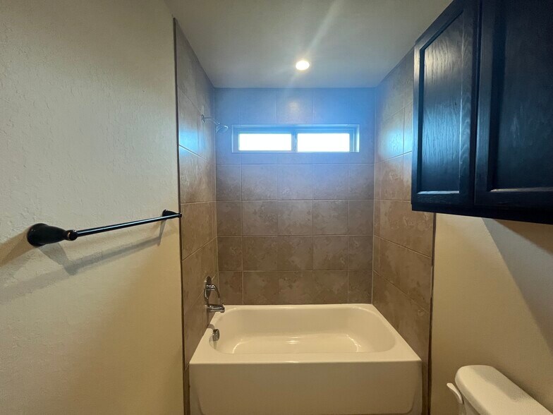 7014 Donovan Way, San Antonio, TX à vendre - Photo intérieure – Image 3 sur 34