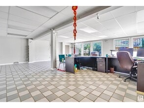 10659 103 St NW, Edmonton, AB à louer Photo intérieure– Image 1 sur 15