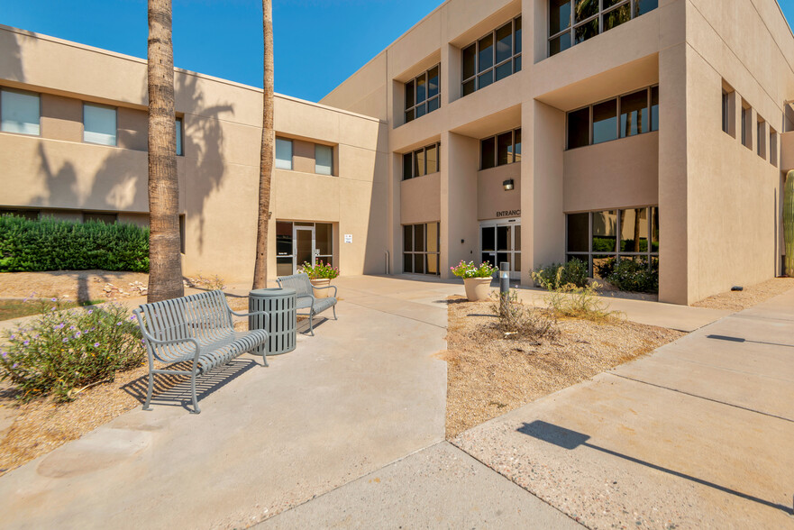 10250 N 92nd St, Scottsdale, AZ à louer - Photo de l’immeuble – Image 3 sur 9