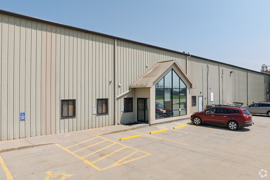 1210 N 14th St, Indianola, IA à vendre - Photo de l’immeuble – Image 3 sur 4