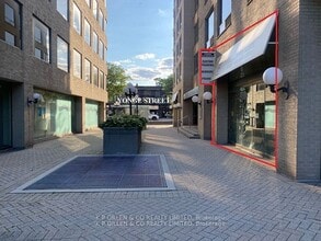1177 Yonge St, Toronto, ON à louer Photo intérieure– Image 1 sur 4