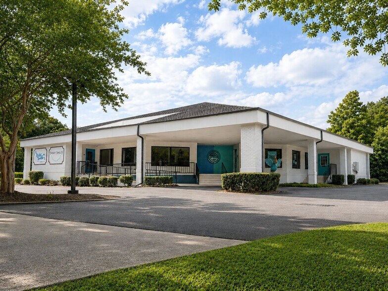 3201 Olive Rd, Pensacola, FL à vendre - Photo de l’immeuble – Image 1 sur 8