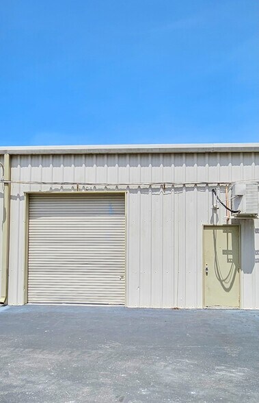 1133 Industrial Blvd, Naples, FL à louer - Photo de l’immeuble – Image 2 sur 7