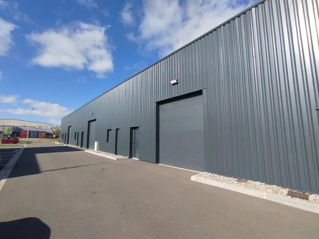 Plus de détails pour 2 Bis Avenue Roland Garros, Sainte-Foy-d'Aigrefeuille - Bureau, Local d'activités à louer