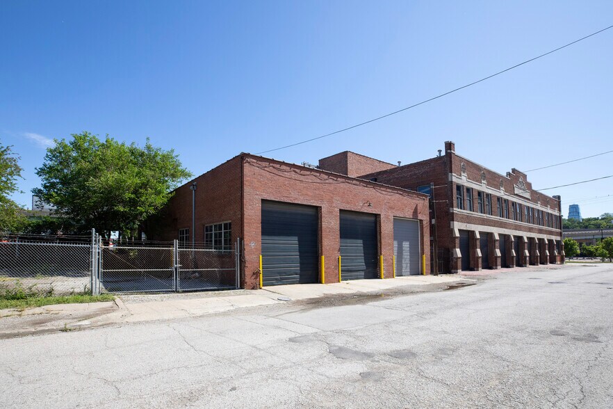 1512 W 14th St, Kansas City, MO à louer - Photo de l’immeuble – Image 2 sur 5