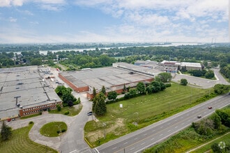 15300 Rue Sherbrooke E, Montréal, QC - VUE AÉRIENNE  vue de carte