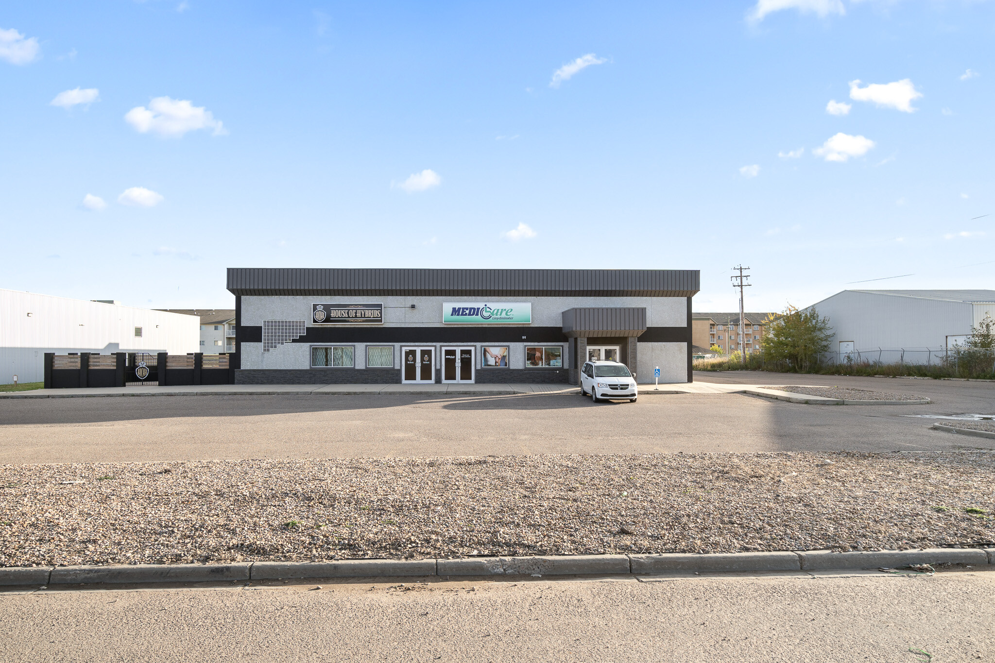 6601 43 St, Lloydminster, AB à vendre Photo principale– Image 1 sur 39