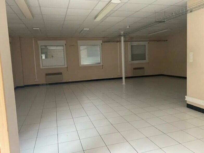 Bureau dans La Frénaye à louer - Photo intérieure – Image 3 sur 5