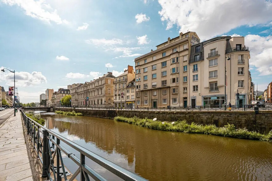 Local commercial dans Rennes à louer - Photo de l’immeuble – Image 2 sur 2