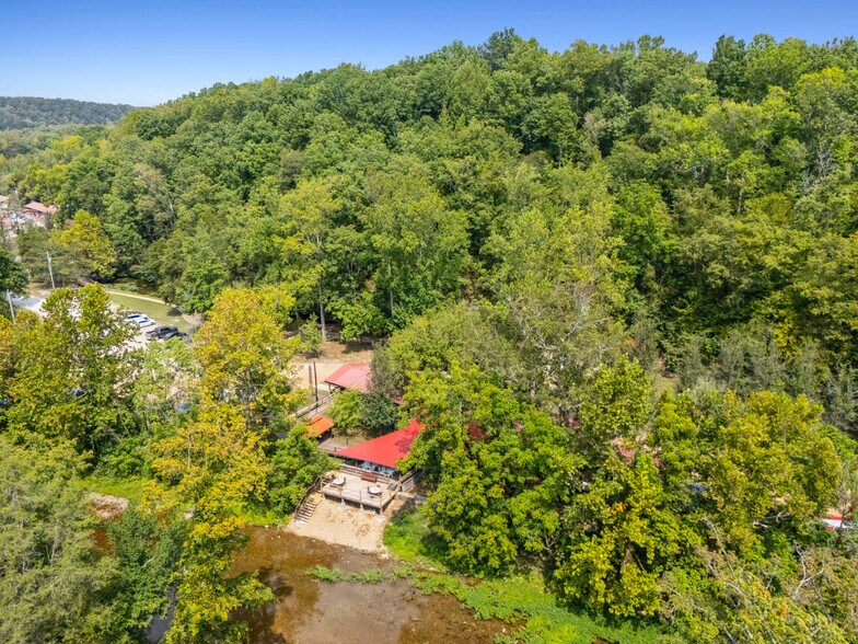 299 Natural Bridge Park Rd, Waynesboro, TN à vendre - Photo de l’immeuble – Image 3 sur 37
