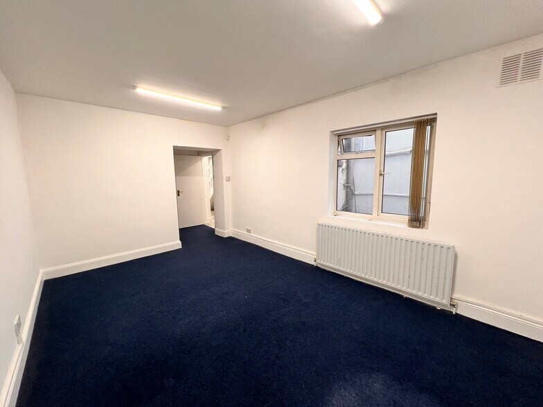 132A Boundary Rd, Londres à louer - Photo de l’immeuble – Image 3 sur 5