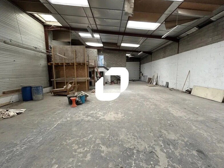 Local d’activités dans Vaux-le-Pénil à louer - Photo intérieure – Image 1 sur 6