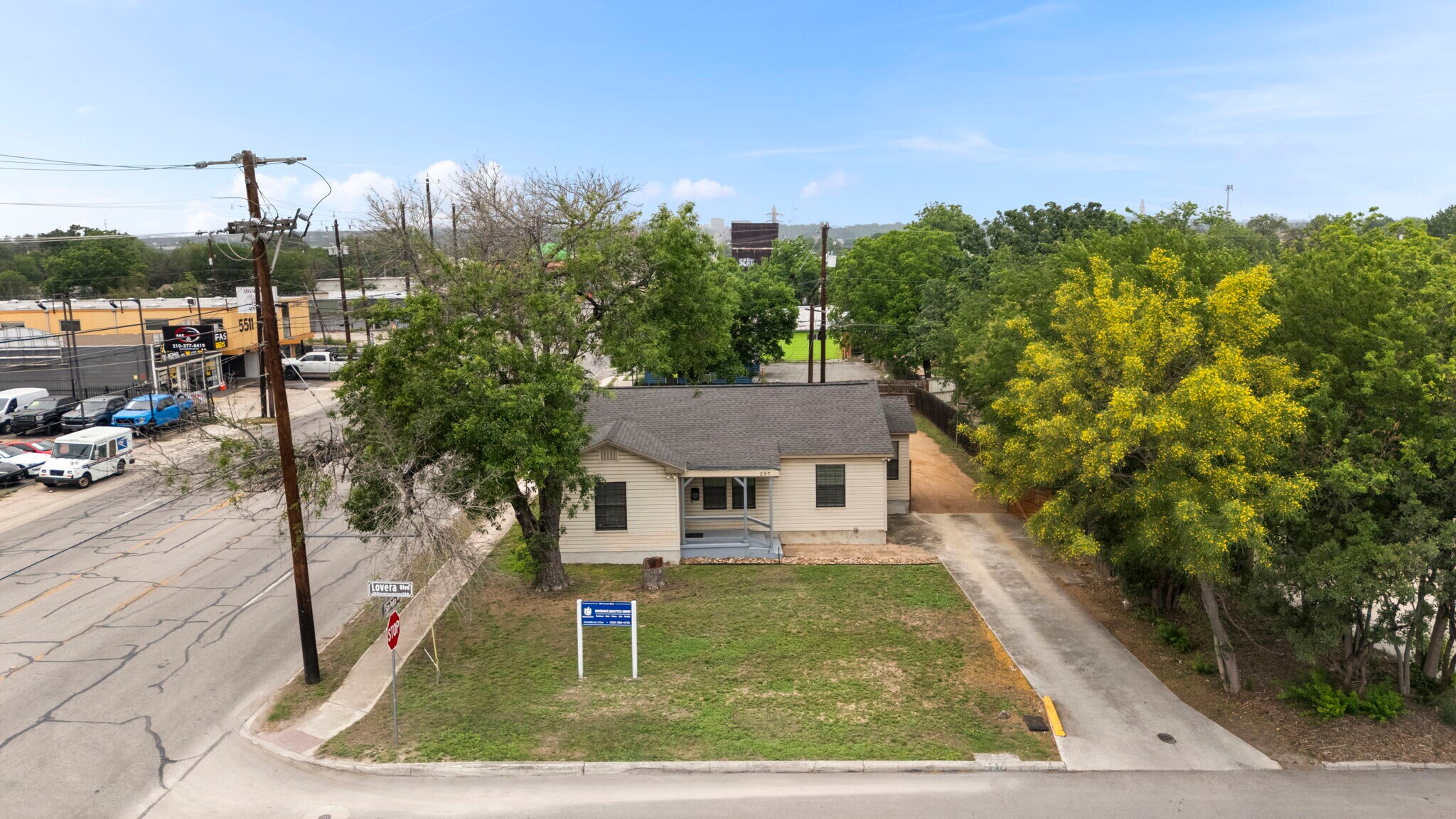 297 Lovera Blvd, San Antonio, TX à louer Photo de l’immeuble– Image 1 sur 20
