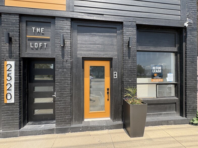 2520 W Michigan St, Indianapolis, IN à louer - Photo de l’immeuble – Image 2 sur 9