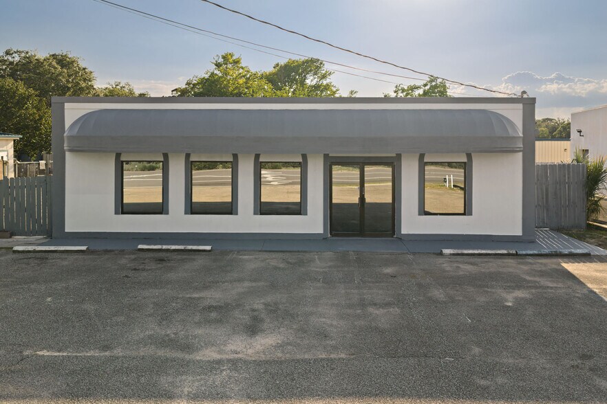 90 Mary Esther Blvd, Mary Esther, FL à louer - Photo de l’immeuble – Image 3 sur 33