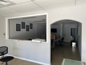 319 Belvedere Rd, West Palm Beach, FL à louer Photo intérieure– Image 1 sur 3