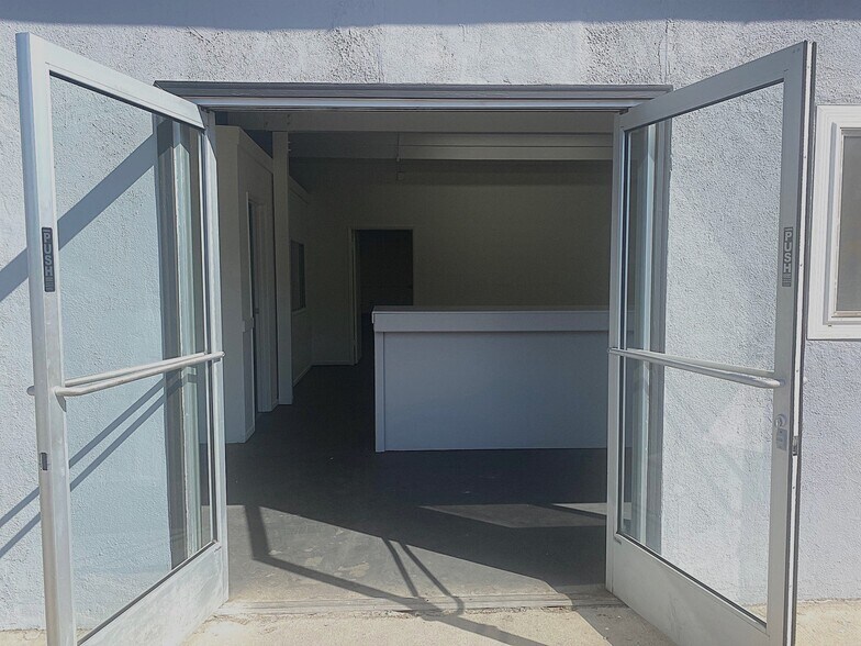 2372 Industry St, Oceanside, CA à louer - Photo de l’immeuble – Image 3 sur 10