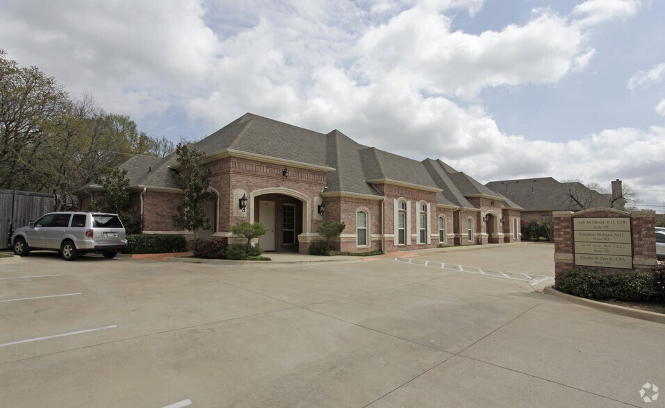 5009 Thompson Ter, Colleyville, TX à vendre - Photo principale – Image 1 sur 22