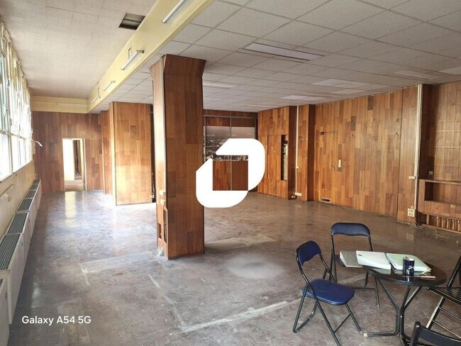 Plus de détails pour Bureau à vendre