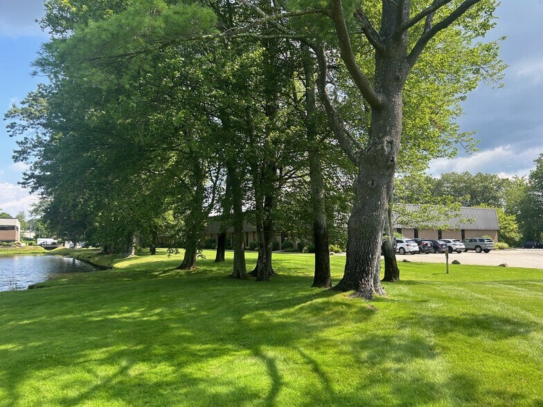 76 Treble Cove Rd, Billerica, MA à louer - Photo de l’immeuble – Image 2 sur 8