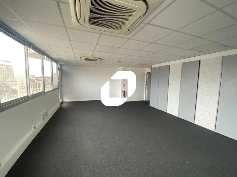 Bureau dans Bordeaux à louer - Photo de l’immeuble – Image 3 sur 6